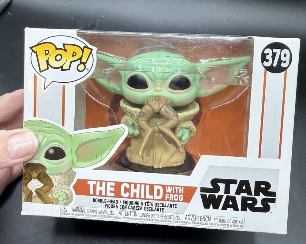 Funko Pop Star Wars The Mandalorian The Child With Frog #379 collectible New!